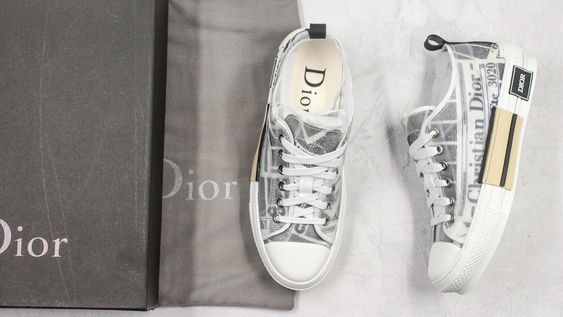 รองเท้า B23 Dior